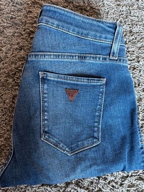 Guess Sexy Curve Mid-Rise Jeans